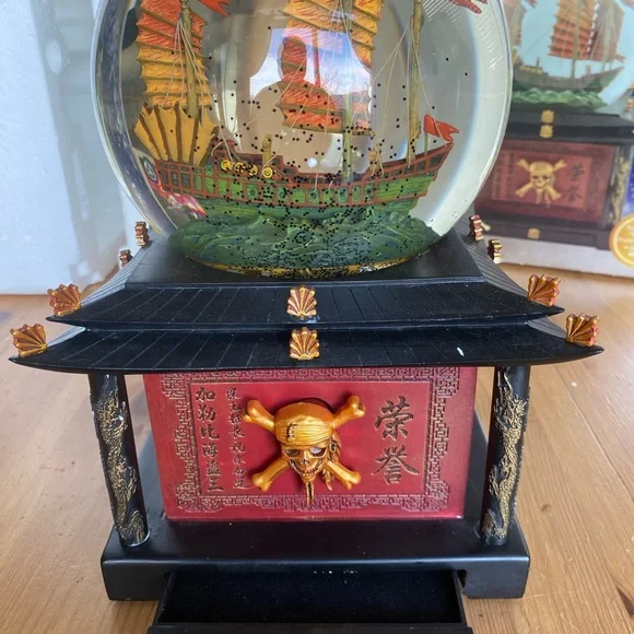 Pirates of the Caribbean At Worlds End snow globe